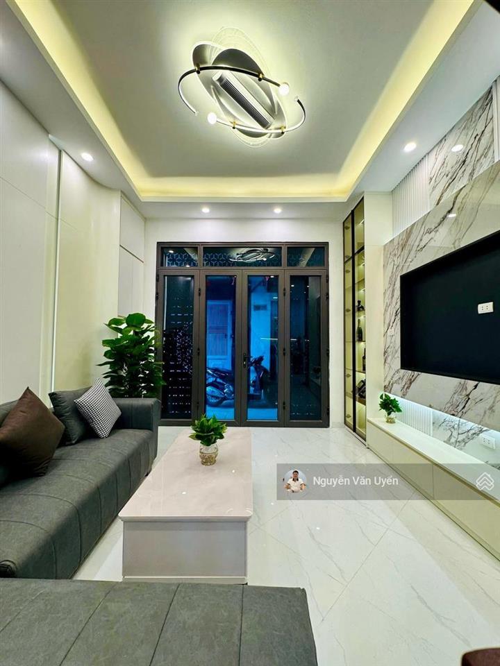 Bán nhà phố văn cao ba đình nhà mới đẹp ở luôn. 38m2 x 5 tầng ngõ 3 gác tránh gần ô tô