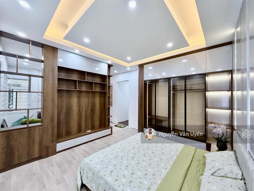 Bán nhà  phố nghĩa tân  cầu giấy. 39m2 x 5 tầng  lô góc  2 thoáng  ngõ thông  rộng  gần ô tô
