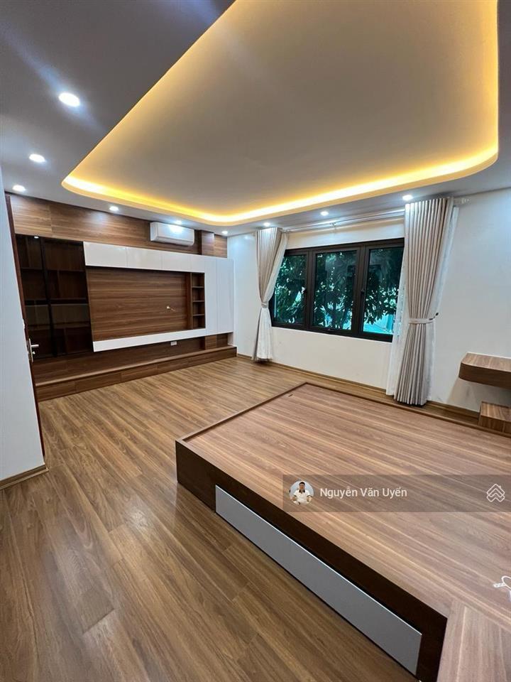 Bán nhà  hoàng quốc việt  giáp bưởi  cầu giấy  39m2 5 tầng ô tô cách 60m mặt tiền rộng thoáng