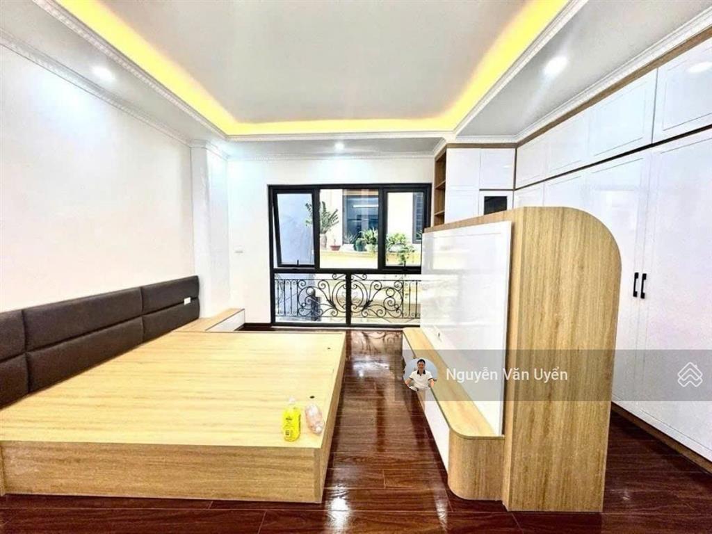 Bán nhà 6 tầng  thang máy xây mới phố hoàng quốc việt  cầu giấy  ngõ thông  nội thất sang trọng