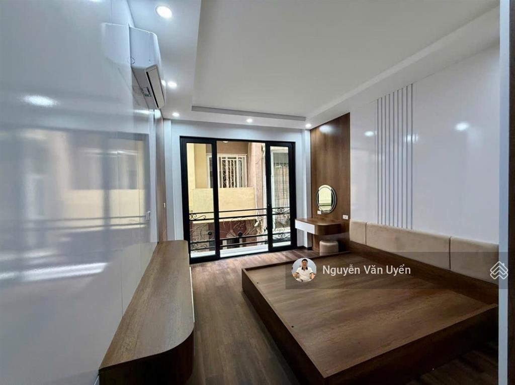 Bán nhà  trần duy hưng  cầu giấy, 52m2 x 5 tầng  ô tô đỗ cửa  cách 1 nhà ra phố  nhà kcbt