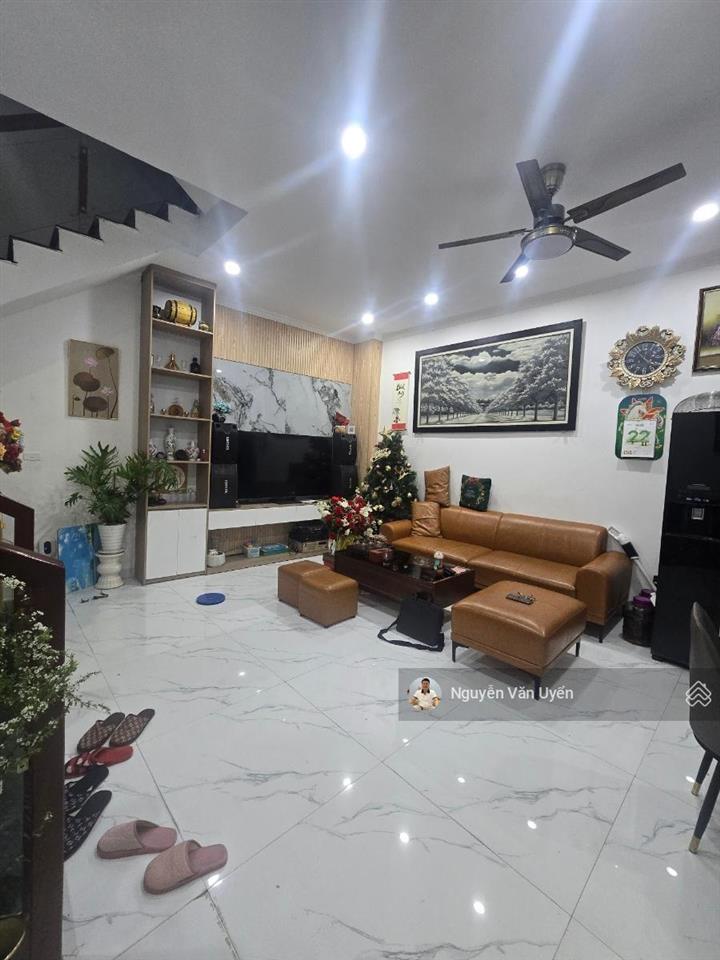 Bán nhà  trần duy hưng  cầu giấy, 52m2 x 5 tầng  ô tô đỗ cửa  cách 1 nhà ra phố  nhà kcbt