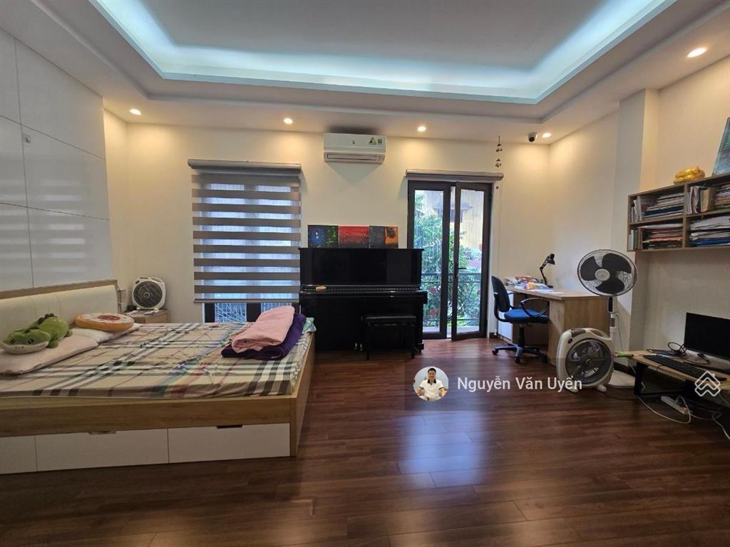 Bán nha  yên hòa cầu giấy 38m2 x 6 tầng' full nội thất 'phân lô  ở sướng  cách ô tô tránh 60m.