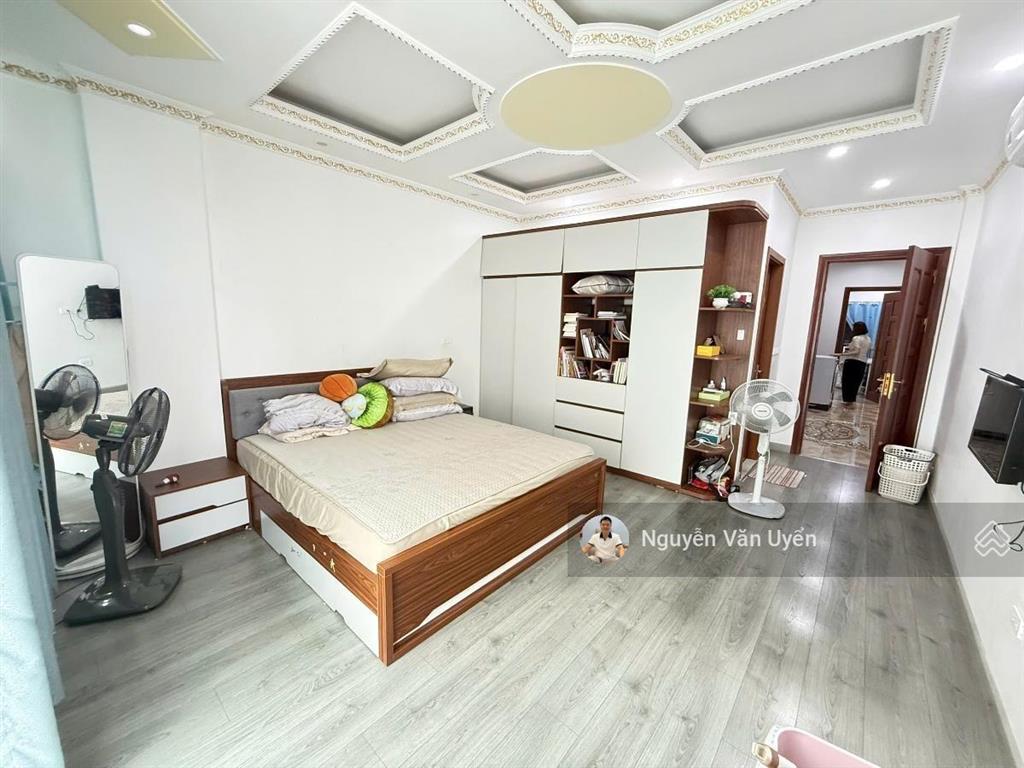Bán nhà  đào tấn  ba đình  thang máy  dân xây  mặt ngõ thông kinh doanh  2 thoáng trước sau