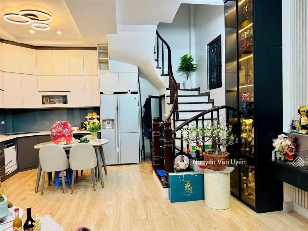 Bán nhà  phố vạn phúc ba đình. oto đỗ cửa  khu phân lô cán bộ  ngõ thông  vị trí siêu hiếm 