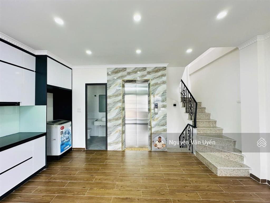 Bán nhà  liễu giai ba đình 46m2 x 6 tầng nhà xây mới thang máy nhập khẩu ' 50m ra ô tô '