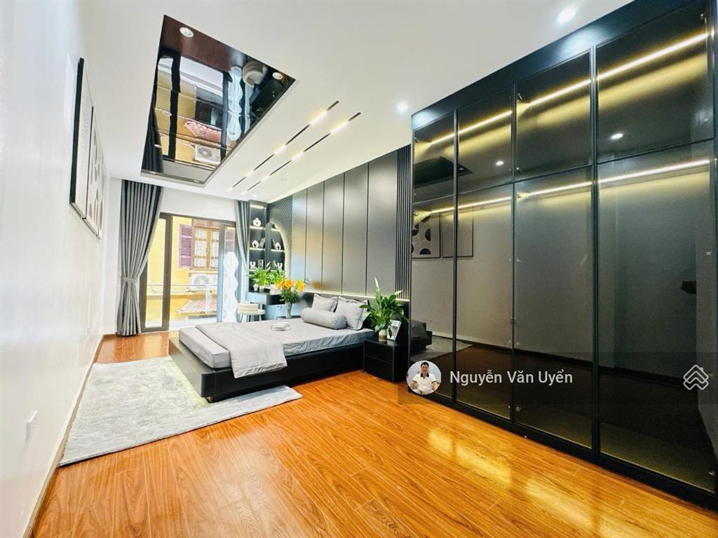 Bán nhà  nguyễn khánh toàn cầu giấy. 58m2 x 5 tầng nhà mới đẹp ở ngay mặt ngõ nông gần ô tô