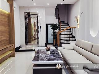 Nhà khu đội cấn  ngọc hà. lô góc, ngõ thông, 2 thoáng, thang máy, mặt tiền hơn 6m, dân xây, 46m2