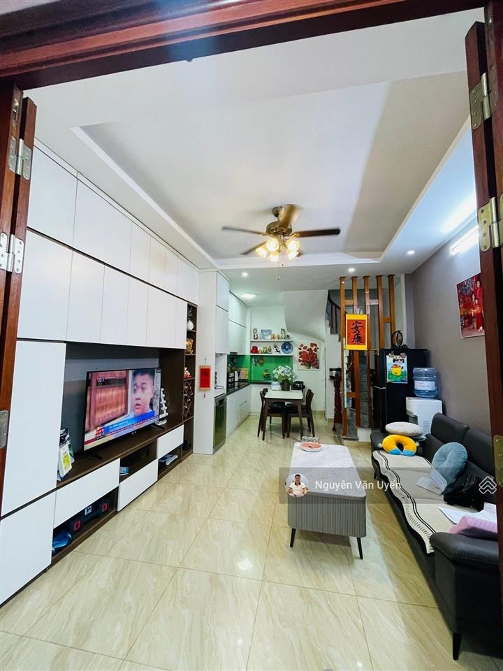 Gấp! mặt ngõ võng thị, 40m ra ô tô, view hồ tây, kinh doanh, ngõ 3 gác, ô chờ tm, ở ngay, 45m2*5t