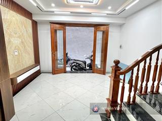 Bán nhànguyễn khánh toàn  cầu giấylô gócnhà đẹp ở ngayngõ nông 30m ra phố 42m2 x 5 tầng,