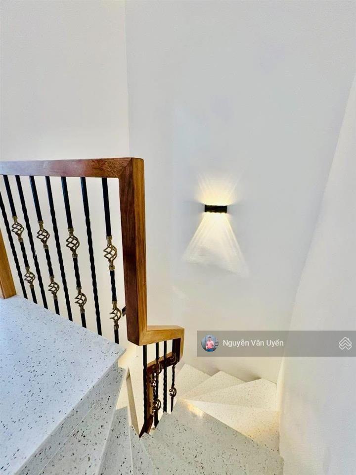 Không qh! cầu giấy, ngõ thông, 30m ô tô tránh, 2 thoáng, ở/thuê, sổ đẹp, ở ngay, mặt tiền to, 42m2