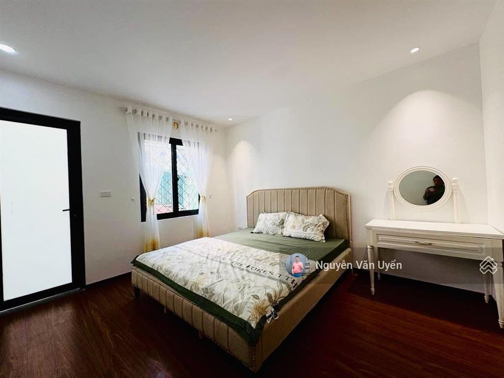 Không qh! cầu giấy, ngõ thông, 30m ô tô tránh, 2 thoáng, ở/thuê, sổ đẹp, ở ngay, mặt tiền to, 42m2