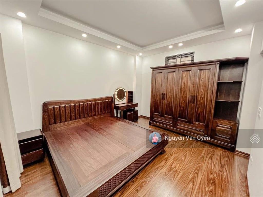 Gấp! đội cấn, ngõ thông, ko qh, sổ vuông, ở/cho thuê, dân xây, sân xe, mặt tiền kinh doanh, 42m2*5t