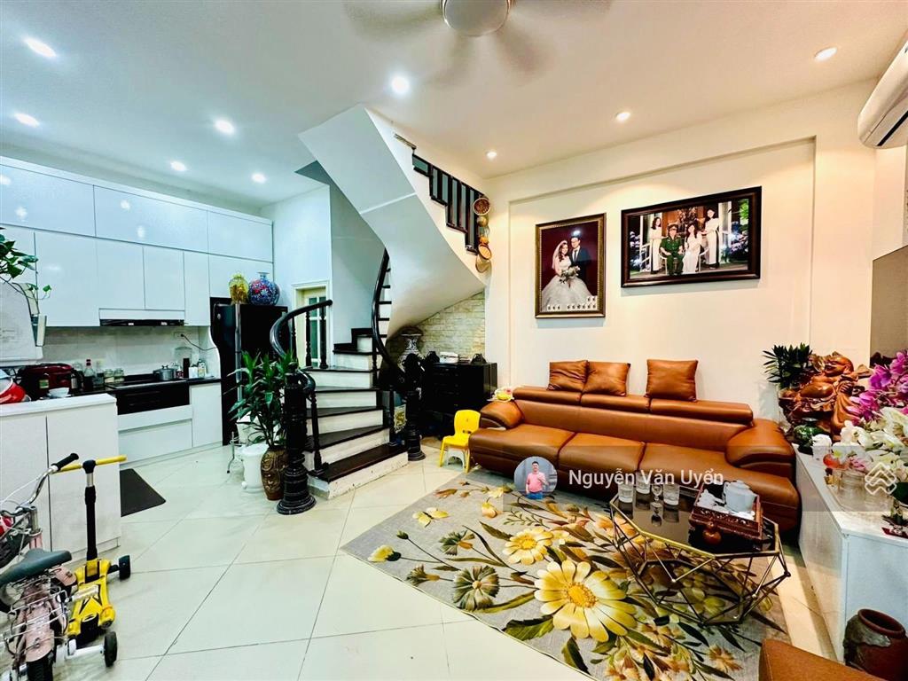 Giá đầu tư! nhà xuân thủy, ngõ thông, 1p ra phố, ngõ 3 gác, sổ vuông, ko qh, dt~ 20tr/th, 39m2*6t