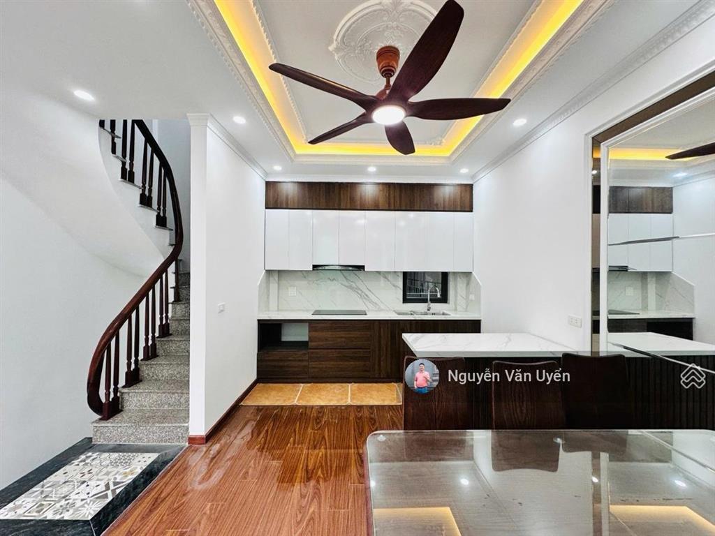 Hồ tùng mậu, thoáng, gần ô tô, ngõ thông, bãi xe, 30m ra phố, tặng nt, sổ cc, qh ổn định, 42m2*5t
