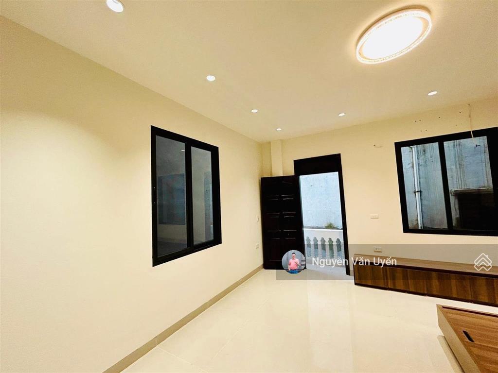 Nhà văn cao, ngõ thông ô tô tránh, 1p ra hồ tây, sát ga metro, sổ cc, mới full đồ, ko qh, 39m2*5t