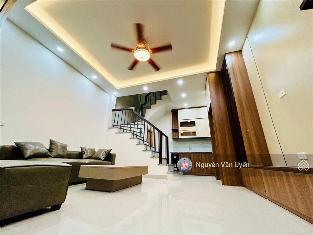 Nhà văn cao, ngõ thông ô tô tránh, 1p ra hồ tây, sát ga metro, sổ cc, mới full đồ, ko qh, 39m2*5t