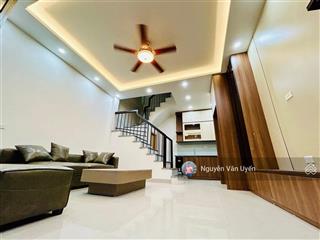 Nhà văn cao, ngõ thông ô tô tránh, 1p ra hồ tây, sát ga metro, sổ cc, mới full đồ, ko qh, 39m2*5t