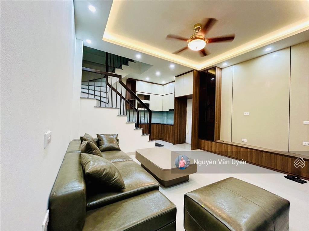 Nhà văn cao, ngõ thông ô tô tránh, 1p ra hồ tây, sát ga metro, sổ cc, mới full đồ, ko qh, 39m2*5t