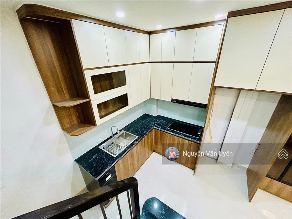 Nhà văn cao, ngõ thông ô tô tránh, 1p ra hồ tây, sát ga metro, sổ cc, mới full đồ, ko qh, 39m2*5t