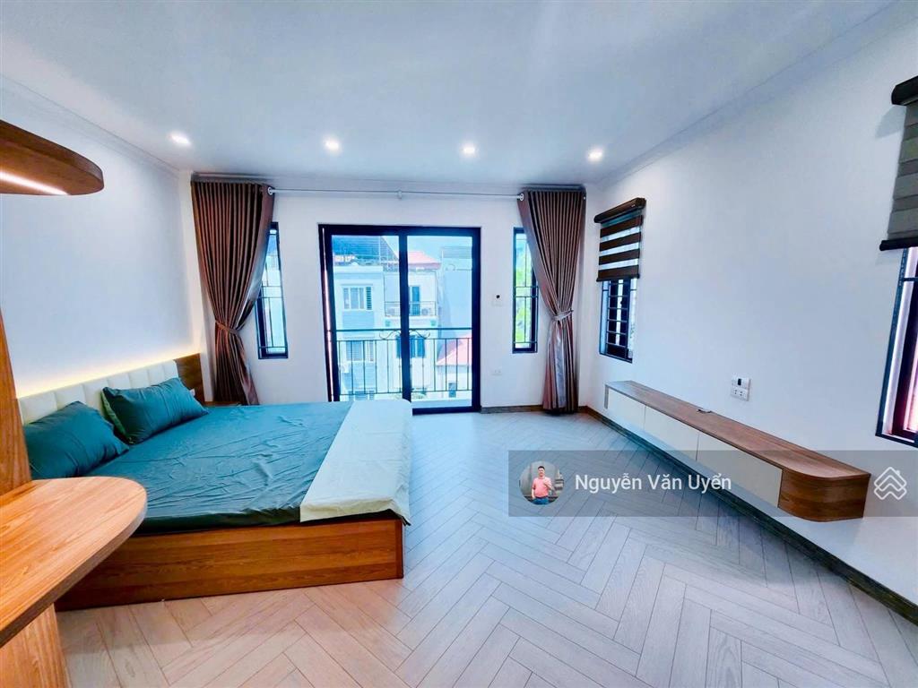Không qh! mặt ngõ cầu giấy, thang máy, thông sàn, 2 thoáng, ngõ thông ô tô đỗ cổng, sổ đẹp, 45m2*7t