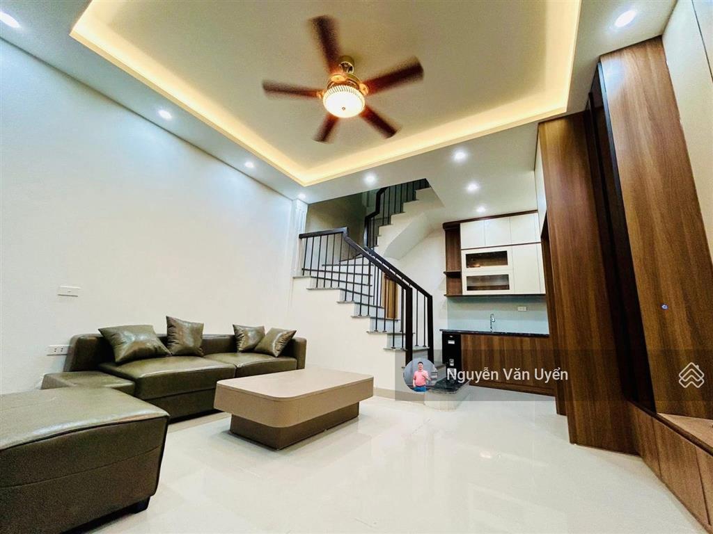 Bán nhà đẹp  phố vĩnh phúc ba đình 39m2 x 5 tầng  ngõ nông 30 m ra ô tô  full nội thất.
