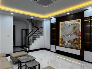 Bán nhà đẹp  phố võng thị lô góc  hai thoáng full nội thất  gần ô tô 42 m² x 5 tầng  8.6 tỷ