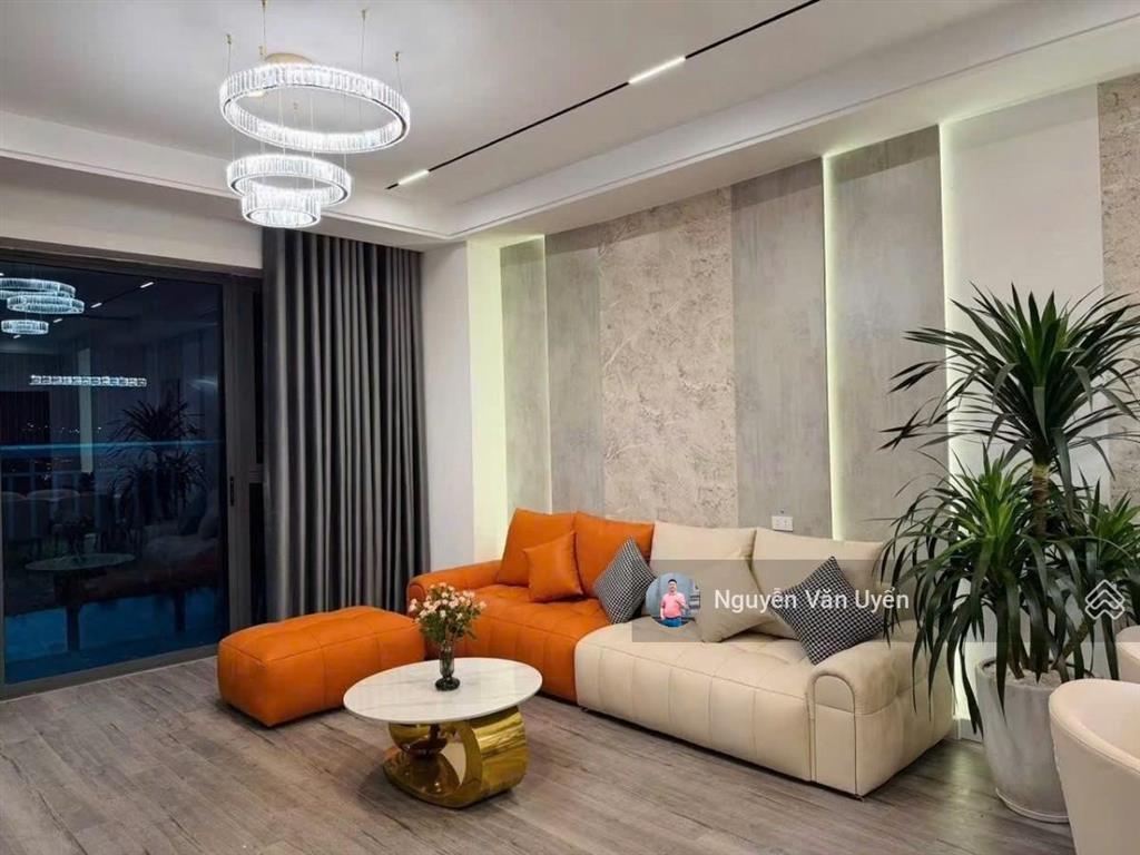 Bán nhà  phố liễu giai ba đình  39m² x 5 tầng  view lotte full nội thất gần ô tô. ngõ 3m