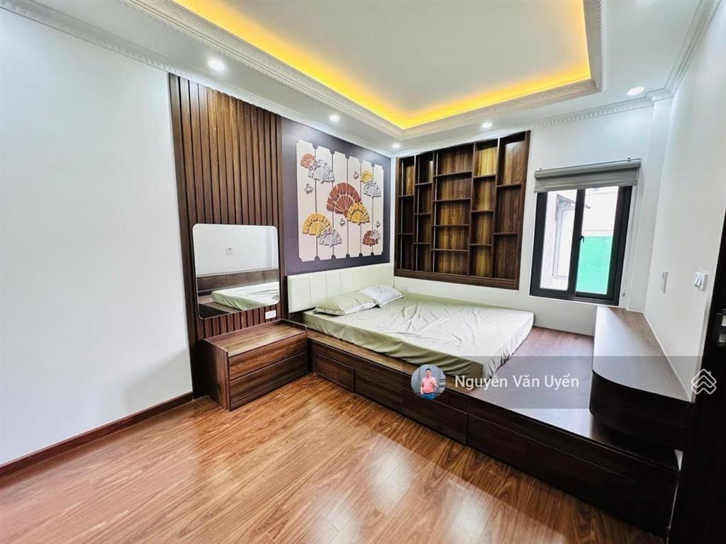 Bán nhà đẹp phố hoàng quốc việt  cầu giấy 42m2 x 5t  full nội thất gần ô tô chỉ 15m ra đường ô tô