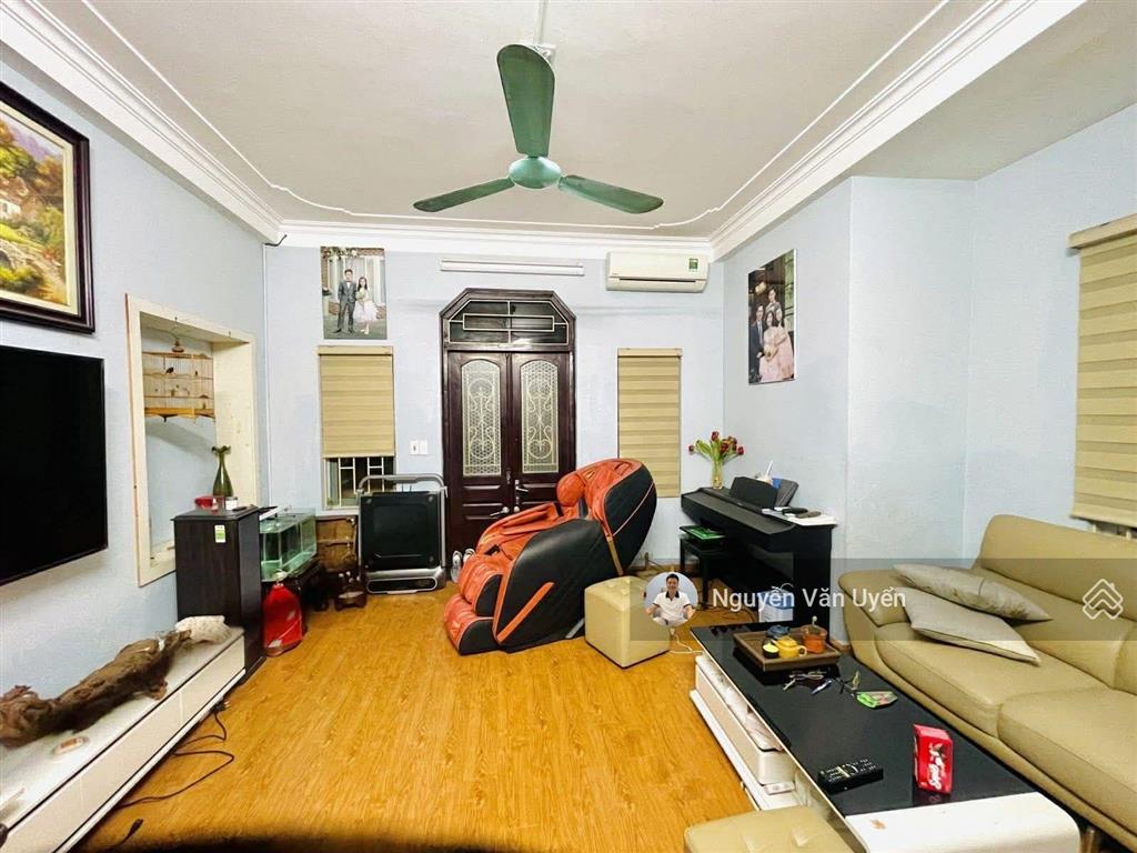 Hạ giá! nhà riêng đội cấn, 2 thoáng, ngõ thông, sân xe riêng, 45m ra ô tô, dân xây, sổ cc, 52m2*5t