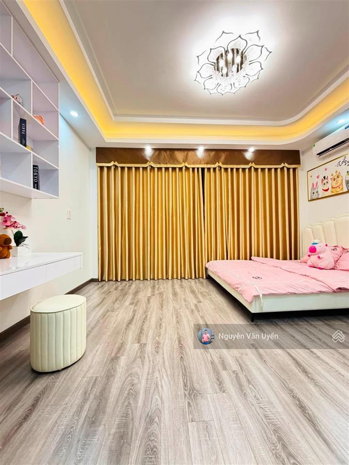 Mặt ngõ võ chí công, ngõ thông ô tô tránh, 20m ra phố, mới đập hộp, sân xe, sổ cc, không qh, 40m2