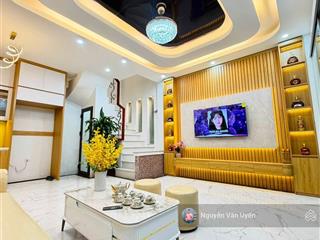 Mặt ngõ võ chí công, ngõ thông ô tô tránh, 20m ra phố, mới đập hộp, sân xe, sổ cc, không qh, 40m2