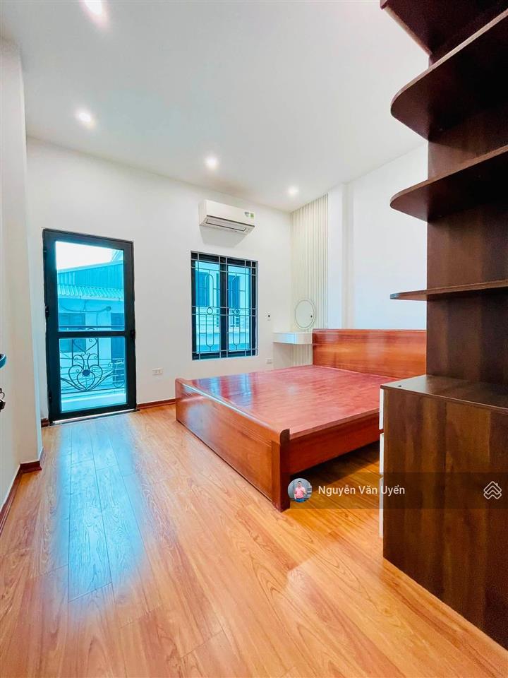 Tin chuẩn! lô góc trương công giai, không qh, ngõ thông, sát phố lớn, mới đẹp, tặng nt, 42m2 x 5t