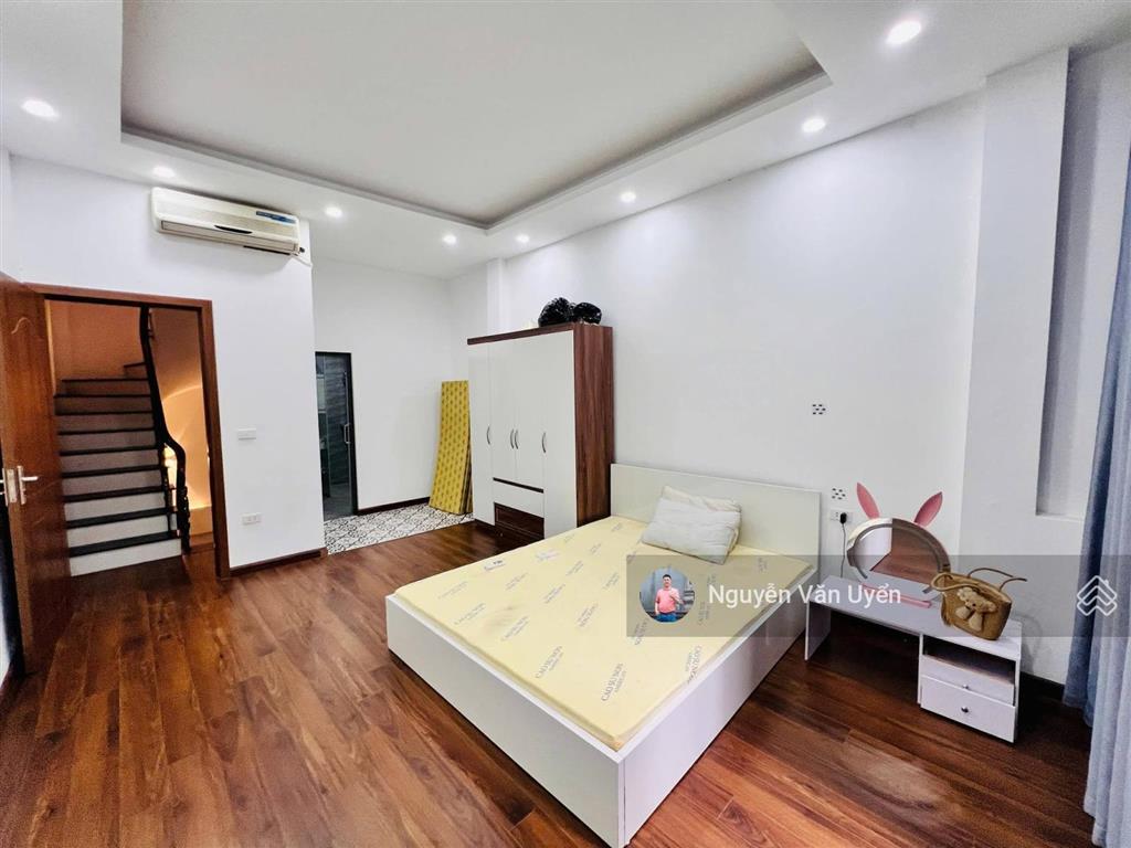 Mặt ngõ hạ yên quyết, lô góc, 3 thoáng, sân xe, sổ riêng cc, ko qh, mới tặng nt, ko lỗi pt, 36m2*5t