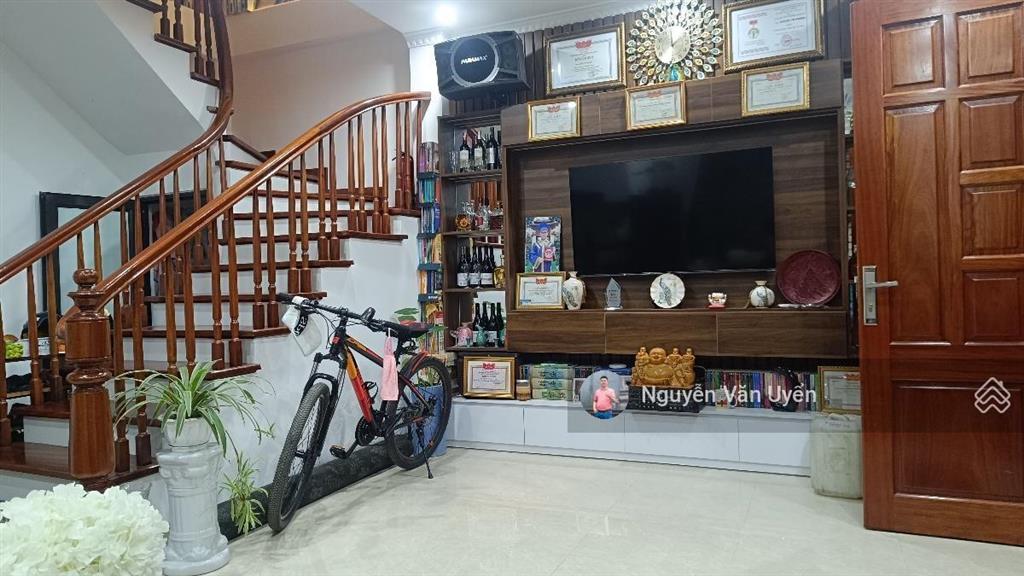 Bán nhà phố nguyễn văn huyên cầu giấy, 45m2 x 5 tầngnhà mới đẹp,ở ngay, full nội thất, 20m ô tô