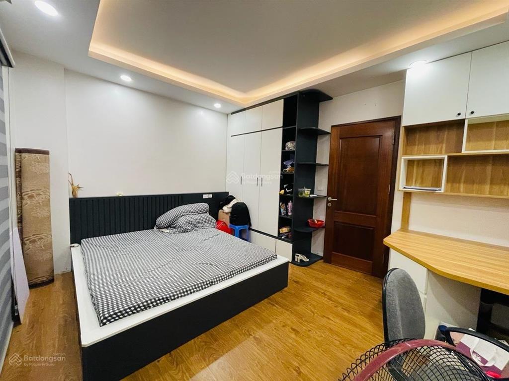 Bán nhà  phố yên hòa cầu giấy 41m2 x 5 tầng, dân xây vẫn mới, ngõ thông, 20m ra ô tô, 8,2 tỷ