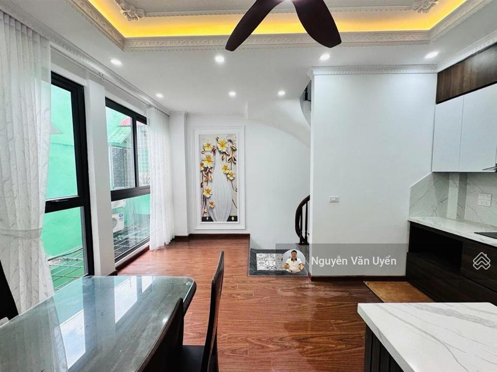 Bán gấp nhà đội cấn. ngõ nông, vài bước ra phố, ô tô đỗ gần, thông, kinh doanh, sân xe, 46m2*5t