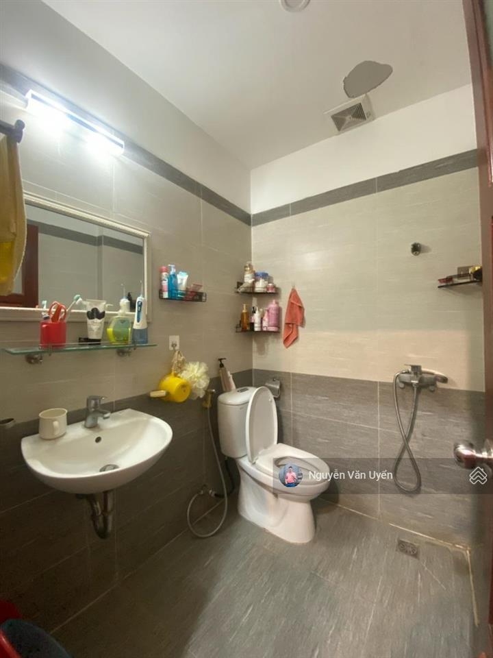 Bán nhà hoàng quốc việt, cầu giấy, 39m2 x 5 tầng, lô góc, 2 thoáng, ngõ rộng, gần ô tô, giá 7,3 tỷ
