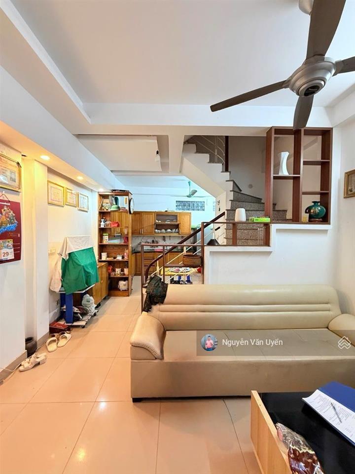 Bán nhà hoàng quốc việt, cầu giấy, 39m2 x 5 tầng, lô góc, 2 thoáng, ngõ rộng, gần ô tô, giá 7,3 tỷ