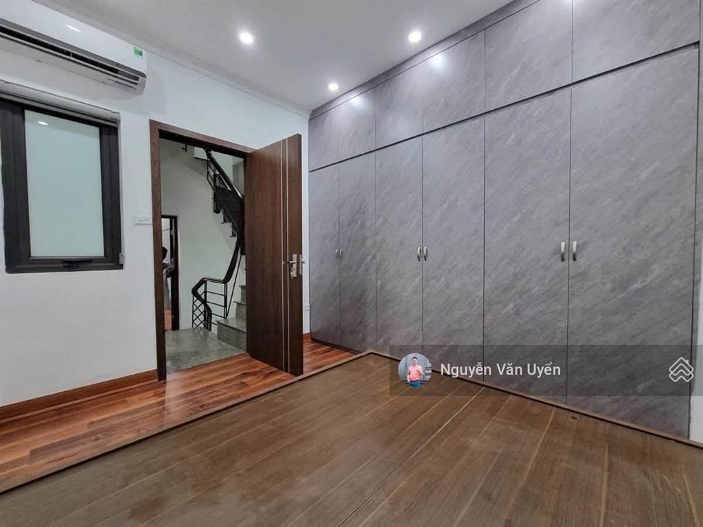 Giá hời! mặt ngõ đội cấn, ngõ thông, 30m ra phố, gần hồ tây, sổ đẹp, dân xây thoáng, 38m2*5t