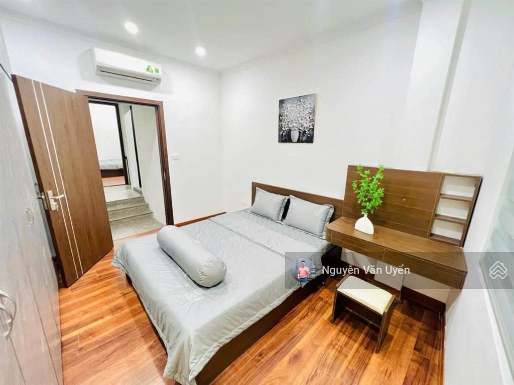 Giá hời! mặt ngõ đội cấn, ngõ thông, 30m ra phố, gần hồ tây, sổ đẹp, dân xây thoáng, 38m2*5t
