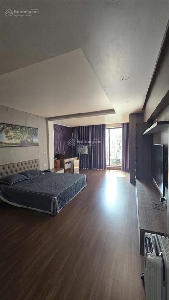 Bán nhà trần thái tông  cầu giấy. 42m2 x 5 tầng, giá đầu tư, giá 7,6 tỷ. ngõ rộng, 20m ra ô tô