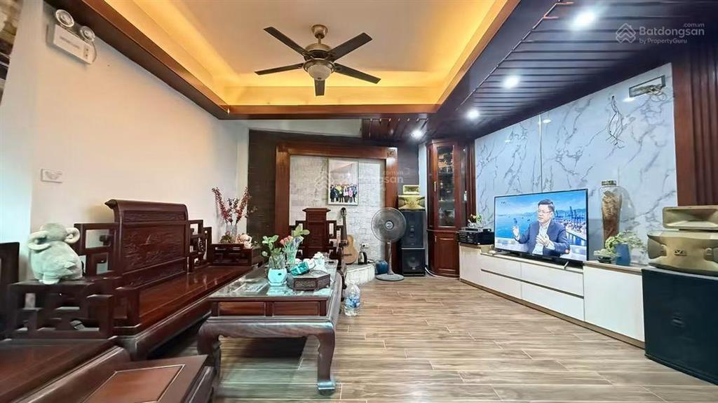 Bán nhà phố nguyễn khánh toàn, cầu giấy, 42m2 x 5 tầng, 7,1 tỷ. 20m ra ô tô. lô góc 2 thoáng.