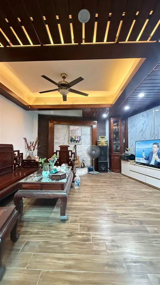 Bán nhà phố nguyễn khánh toàn, cầu giấy, 42m2 x 5 tầng, 7,1 tỷ. 20m ra ô tô. lô góc 2 thoáng.