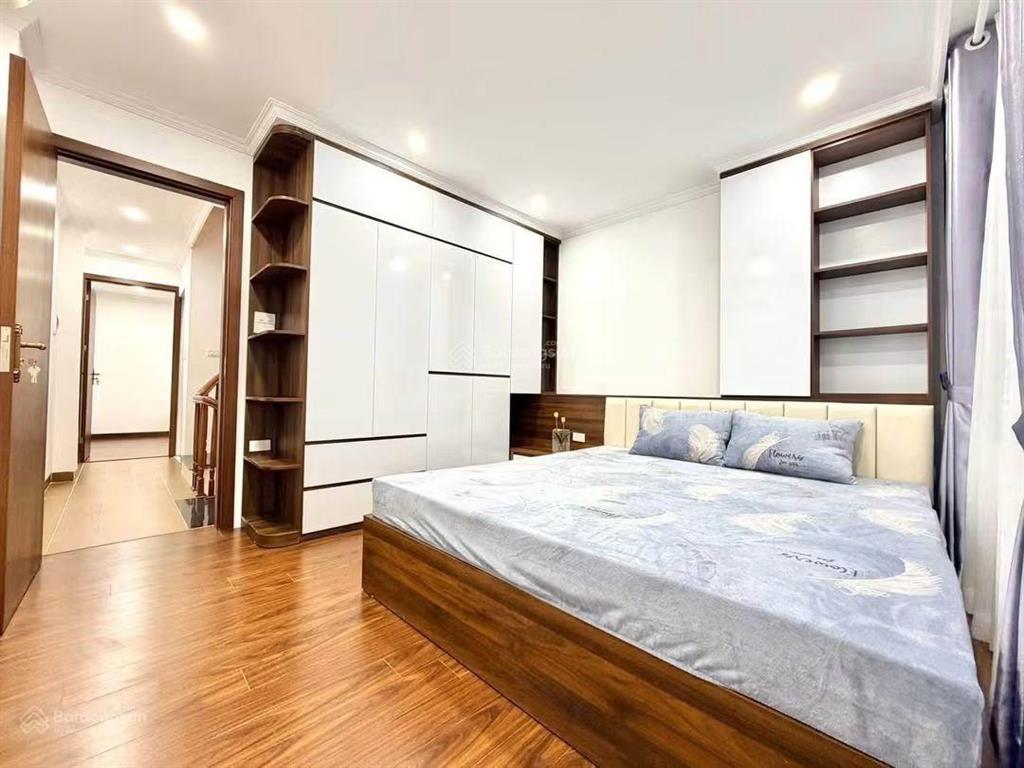 Bán nhà  phố yên hòa cầu giấy 43m2 x 5 tầng. giá cực đỉnh, ngõ rộng, 20 ra ô tô. 7,6 tỷ