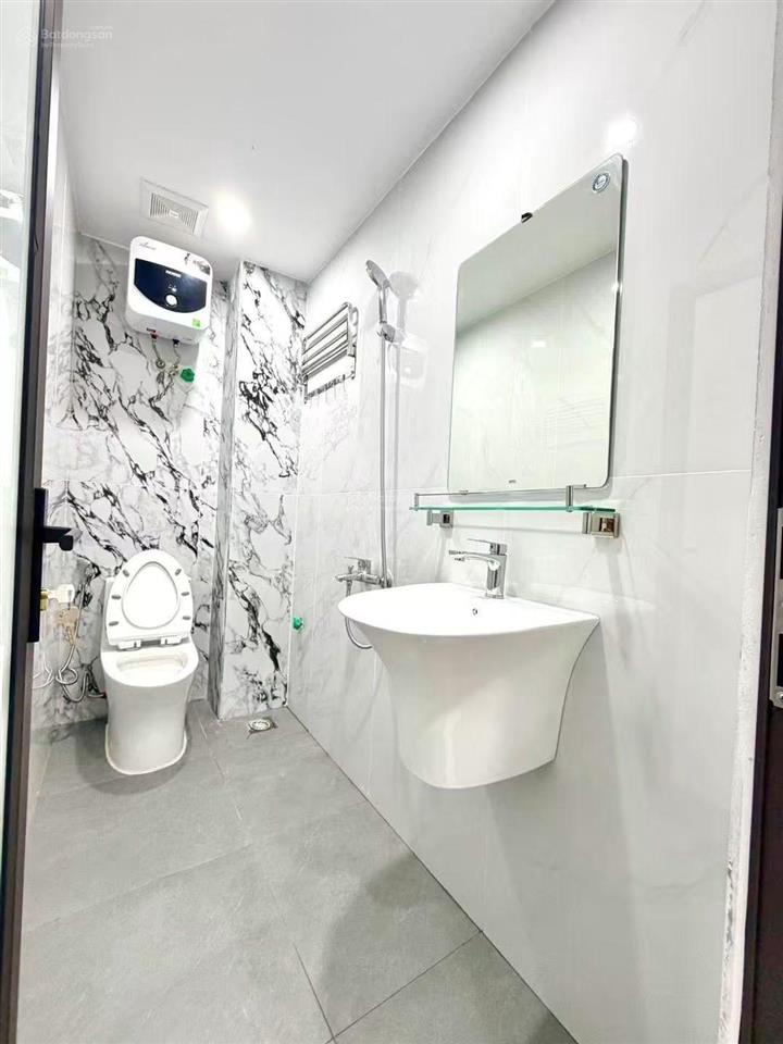 Bán nhà  phố yên hòa cầu giấy 43m2 x 5 tầng. giá cực đỉnh, ngõ rộng, 20 ra ô tô. 7,6 tỷ