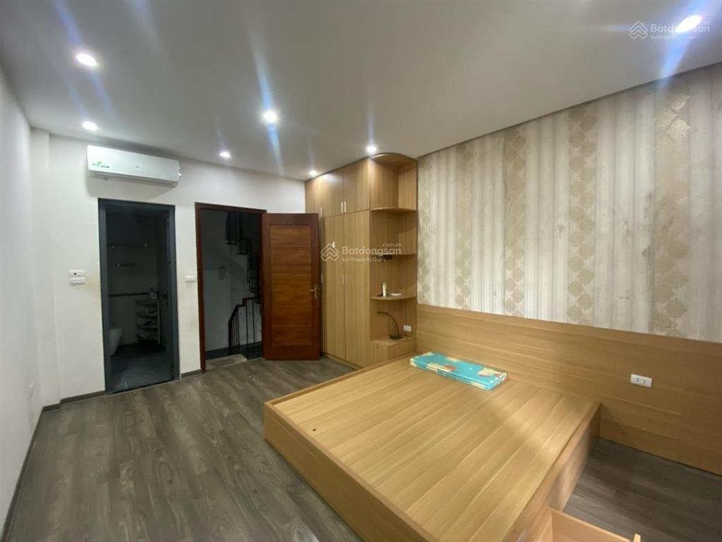 Siêu phẩm hoàng quốc việt  nhà mới 6 tầng  thang máy 45m2 ngõ thông  10m ra ô tô  vị trí đẹp