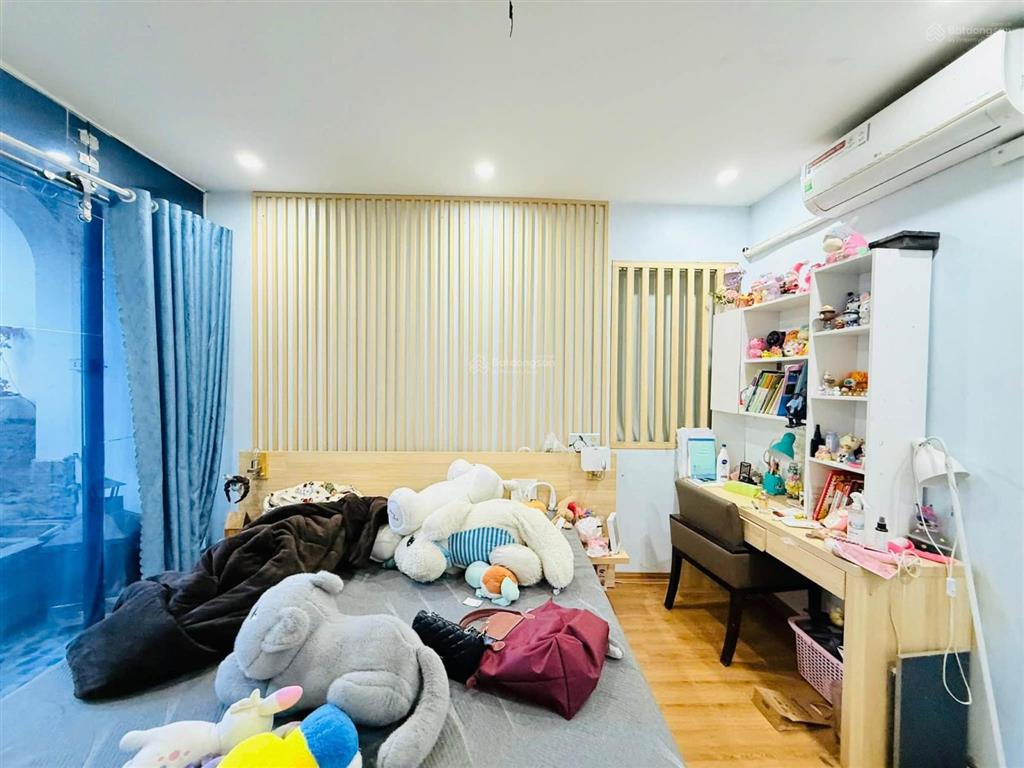 Nhà xinh xuân thuỷ, ngõ thông, ở/cho thuê, ô tô cách 30m, dân xây ở ngay, sổ vuông, không qh, 38m2