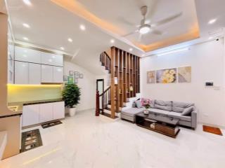 Mặt ngõ võng thị, lô góc 2 thoáng, vài bước ra hồ tây, 30m ra ô tô, ngõ thông kinh doanh, 42m2*6t