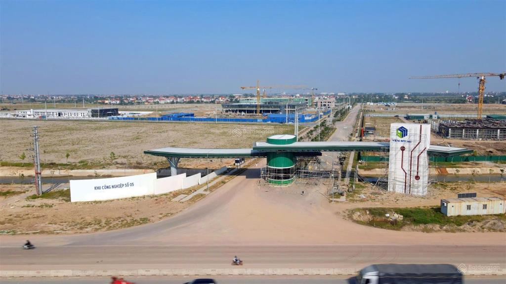 Bán 10.000m2 trong kcn số 5 tỉnh hưng yên. giá 3,5 triệu/m2. hỗ trợ vay ngân hàng. 0976 108 ***